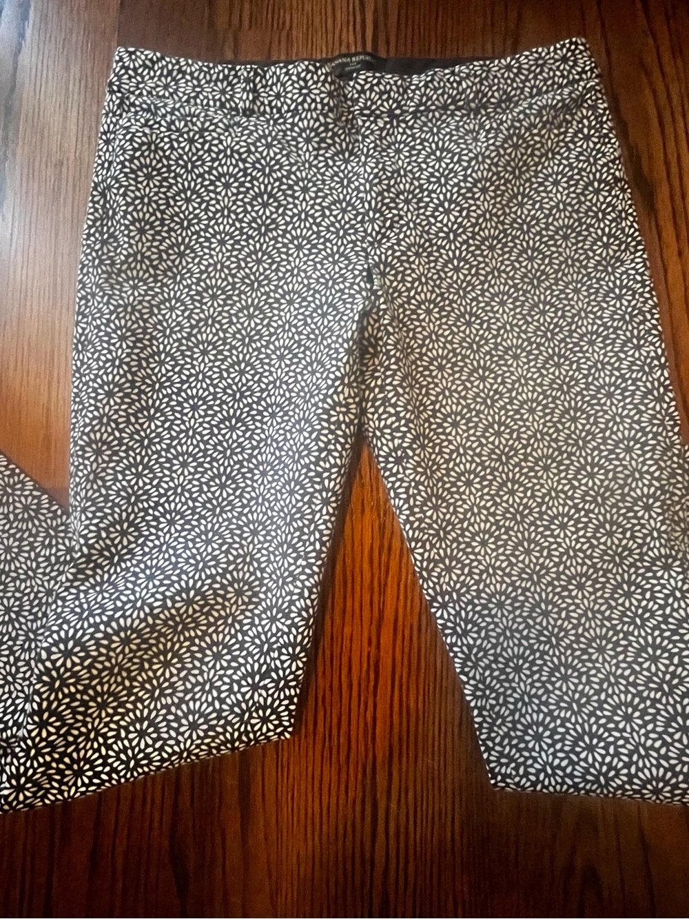 Banana Republic Sloan Fit Black and White Floral-Pattern Pants 8